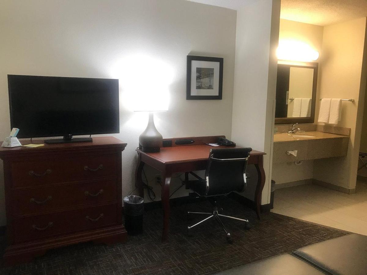 Regency Inn And Suites O'Fallon Dış mekan fotoğraf
